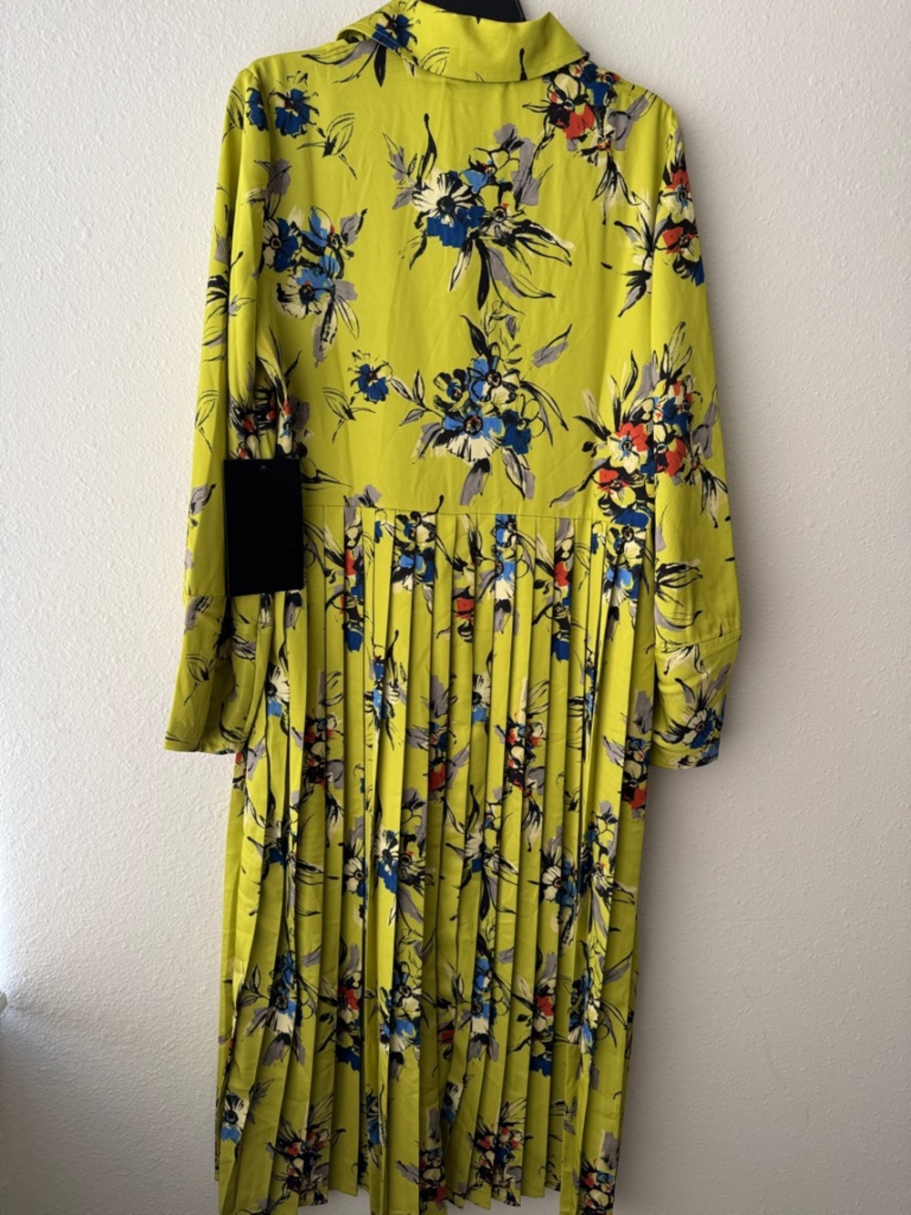 Tuckernuck Lime Floral Pleated Long-Sleeve Shirtdress - Picture 8 of 10